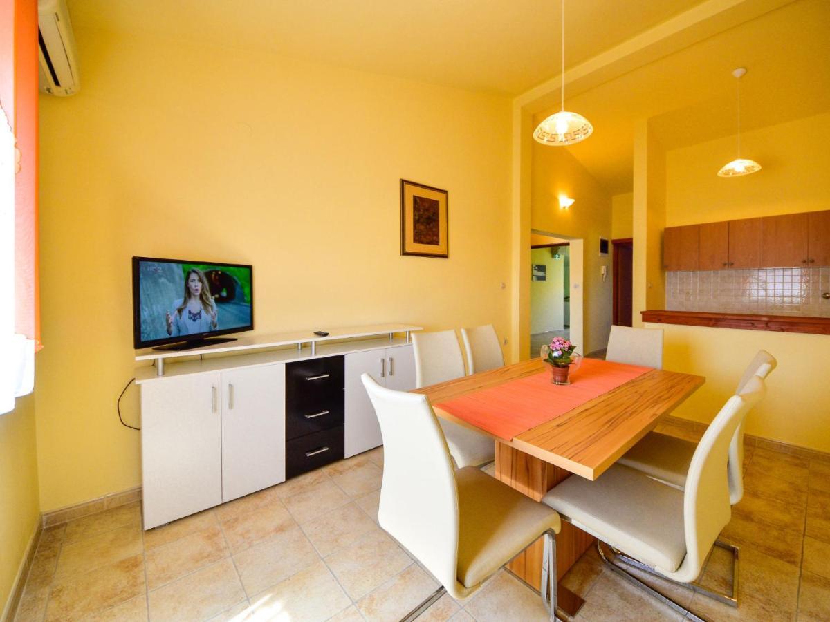 Apartment Fani-4 By Interhome Banjol Eksteriør billede